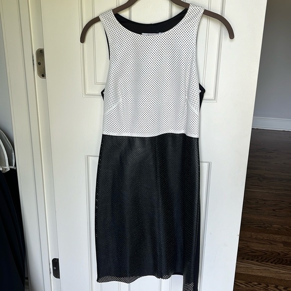 Bailey Casablanca Black/Creme leather like detailed front and solid black back - Picture 1 of 6